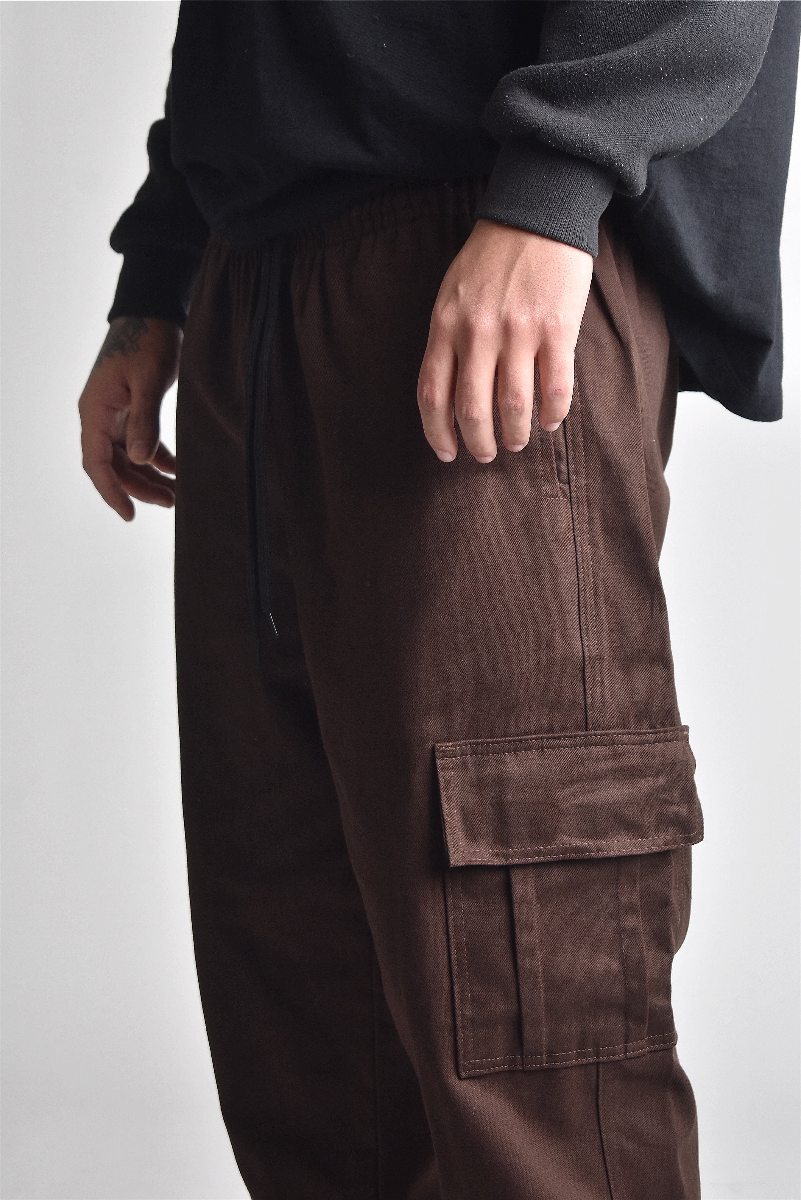 Calça Cargo Basics Marrom