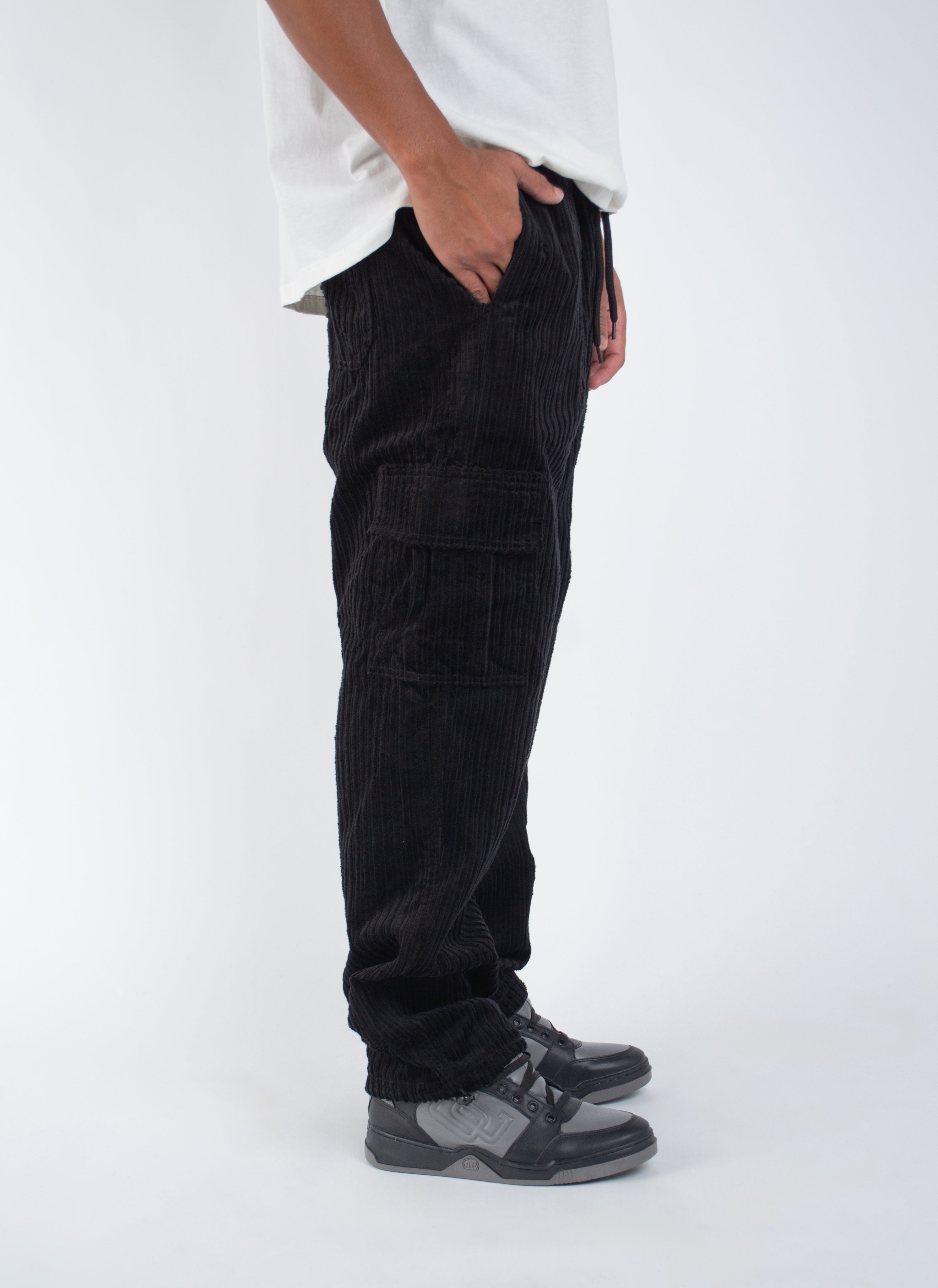 Calça Cargo Veludo Basic Preta